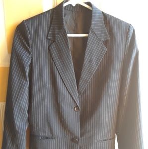 Gorgeous pinstripe blazer/suit jacket